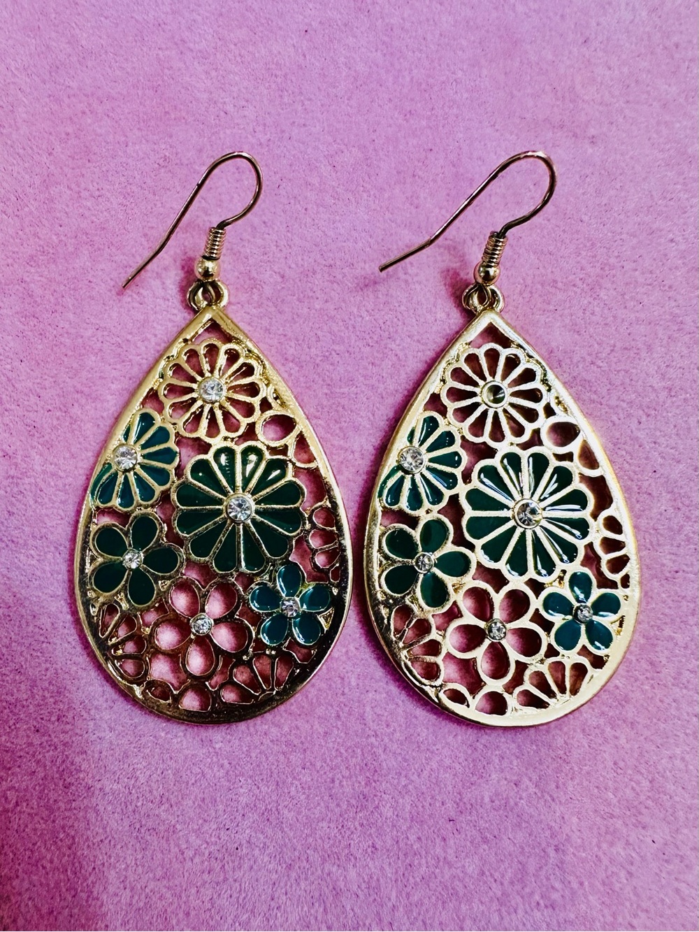 NWT Gold Tone Green Floral Rhinestone Teardrop Dangle Earrings